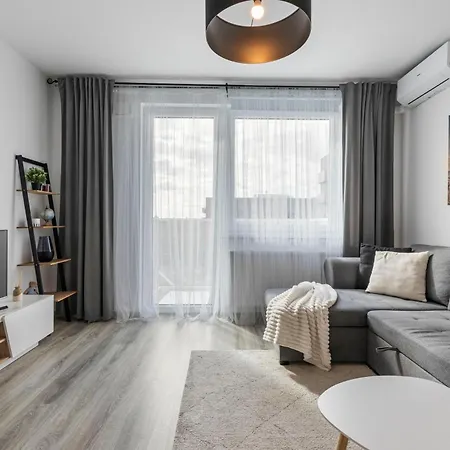 Airport Apartament *