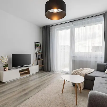 Airport * ブラチスラヴァ