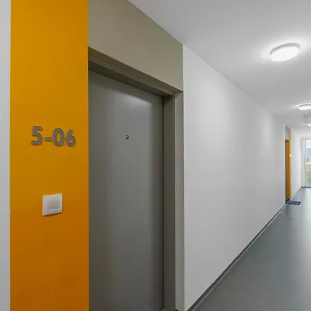 Airport * ブラチスラヴァ